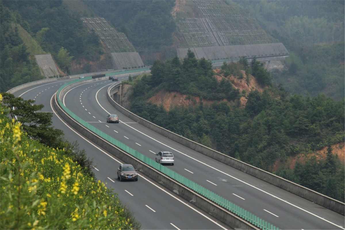 龙长高速公路路面工程B2合同段 龙长高速公路路面工程B2合同段