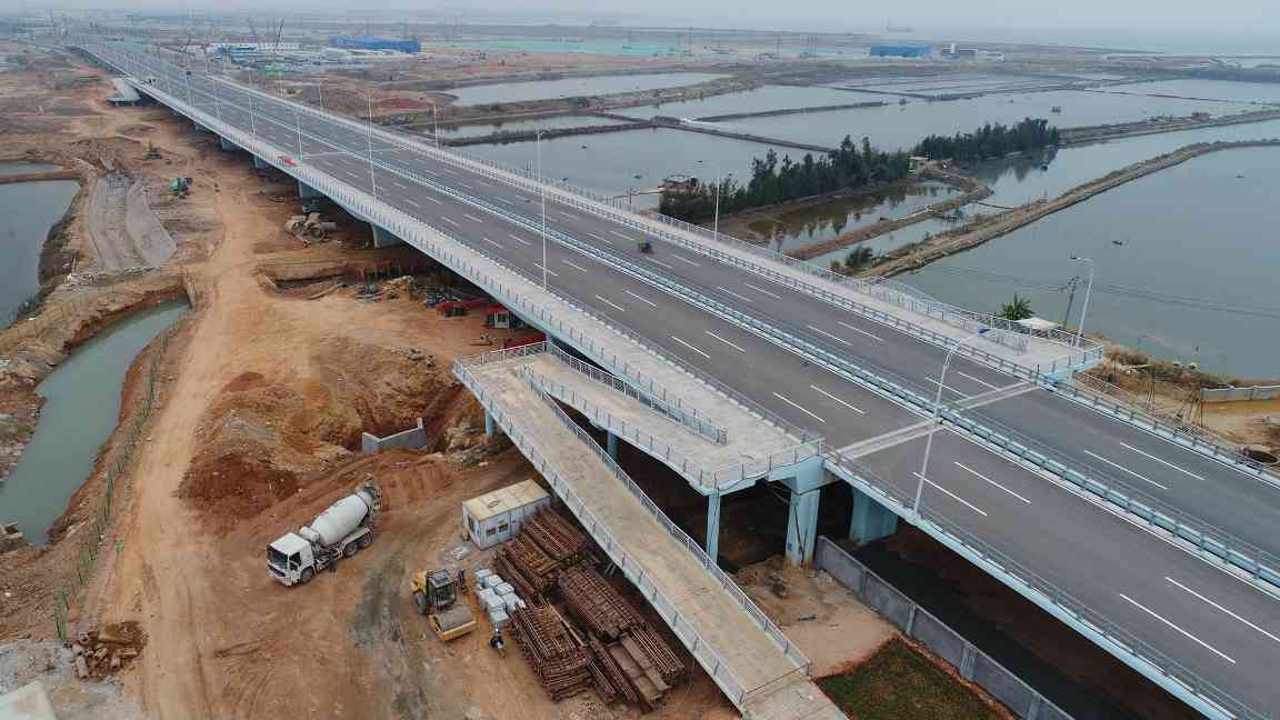 1.翔安湖大桥全貌.jpg 大成集团翔安西路项目荣获 福建省“闽江杯”优质工程奖(图2)