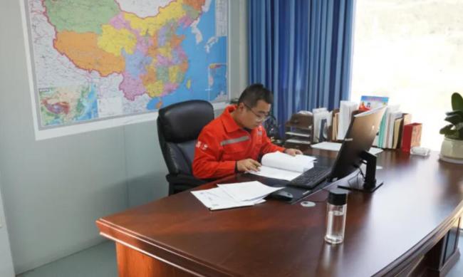 纸上得来终觉浅 绝知此事要躬行 纸上得来终觉浅 绝知此事要躬行