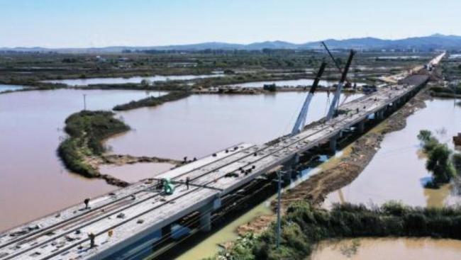 摄影月赛丨17-一桥飞架南北（图）