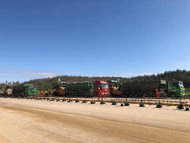 5.4.png 翔安机场高速路面合同段水泥稳定碎石底基层试验段顺利摊铺(图6)