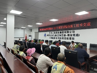 640.png 翔安机场高速公路项目AC-20C试验段顺利摊铺(图3)