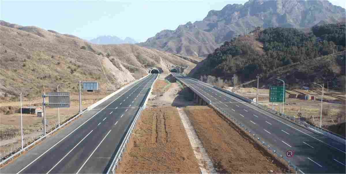 承德至秦皇高速公路承德段第五合同段(图1)